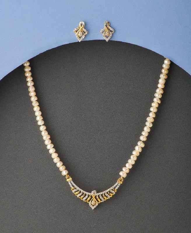 women long necklaces -Trendy Stone Studded Pearl Necklace Set