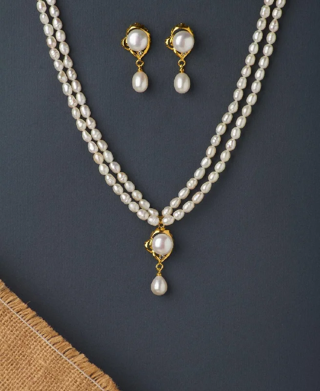 women delicate necklaces -Trendy Stone Studded Pearl Necklace Set