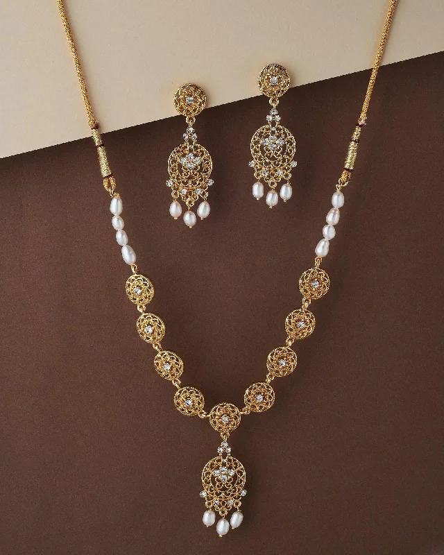 women elegant necklaces -Trendy Stone Studded Pearl Necklace Set