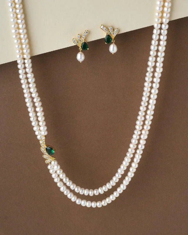 women sparkling necklaces -White Pearl Necklace Set With A Elegant Side Pendant