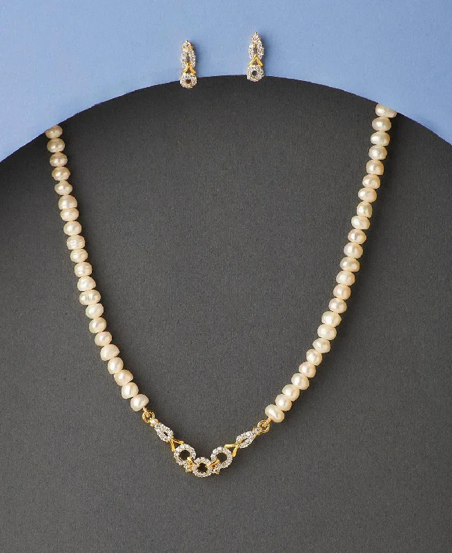 women anniversary necklaces -Trendy Stone Studded Pearl Necklace Set