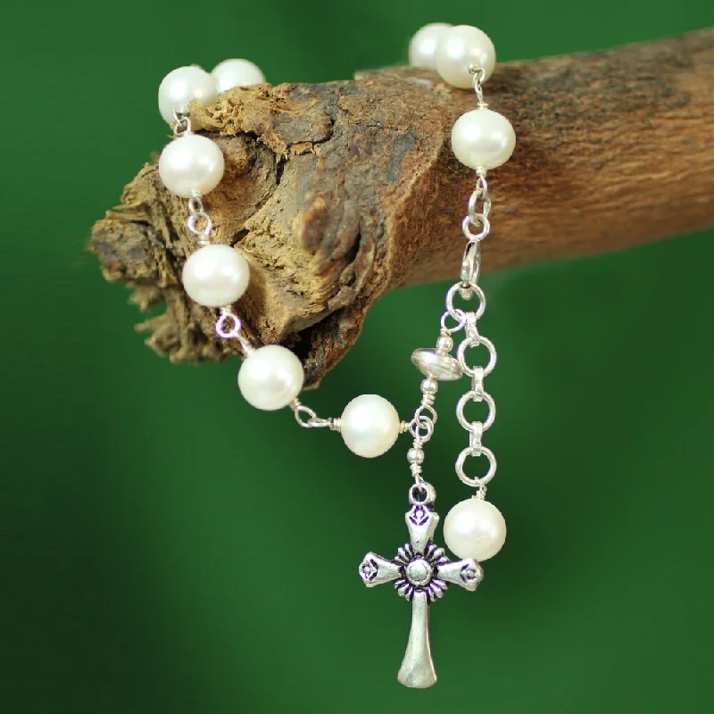 women chic bracelets -Handmade Sterling Silver 'Divine Hope' Pearl Bracelet (8 mm) (India)