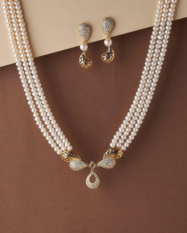 women simple gold necklaces -Vintage Stone Studded Pearl Necklace Set