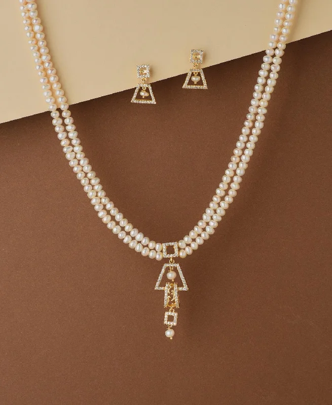 women engraved necklaces -Trendy Stone Studded Pearl Necklace Set