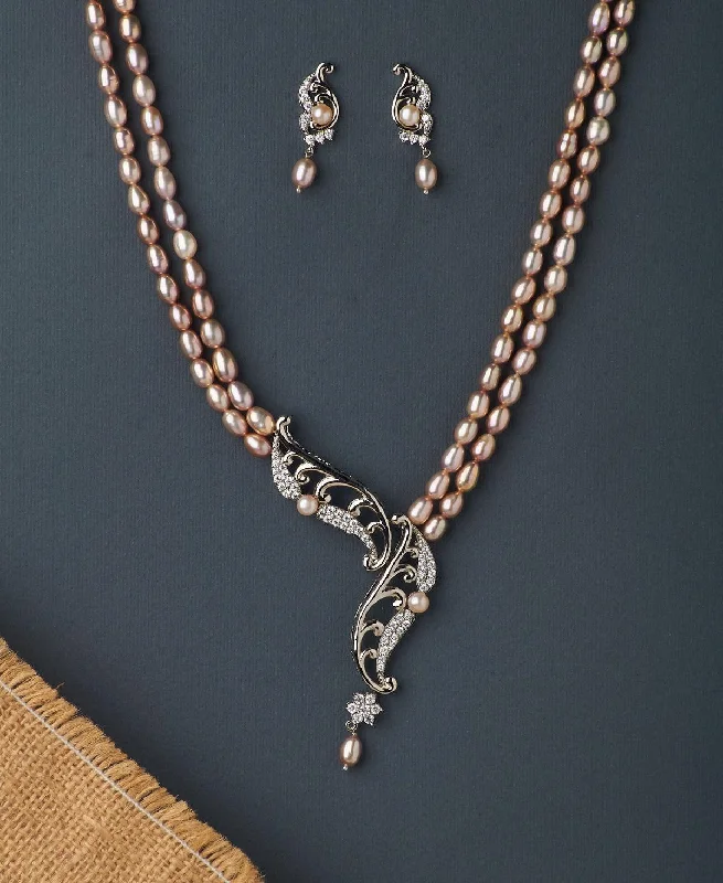 women friendship necklaces -Vintage Stone Studded Pearl Necklace Set